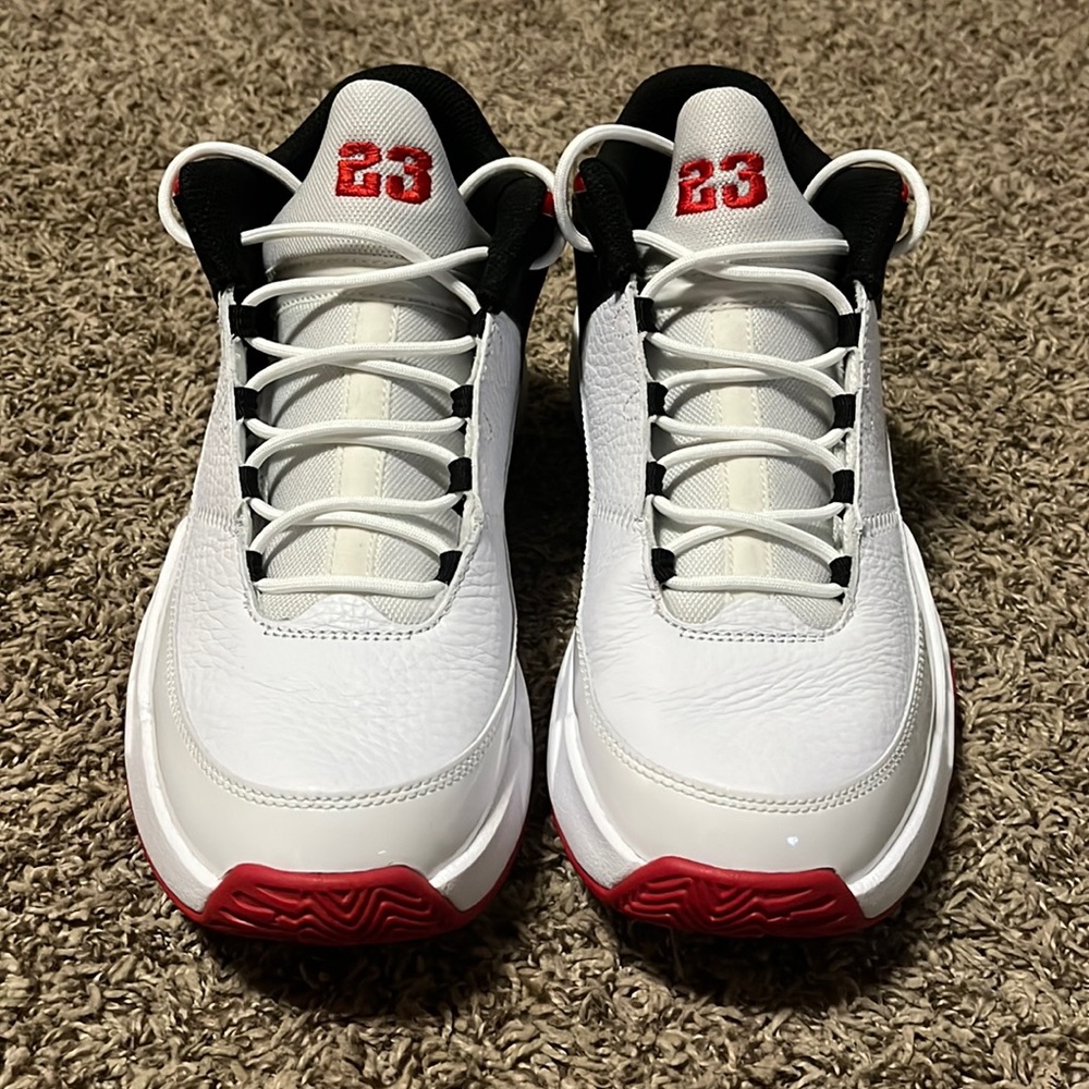 Jordan Max Aura 3s